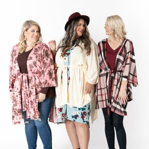 🌟HP🌟LuLaRoe Kaftan Savannah - S/M NWT - Picture 8 of 13